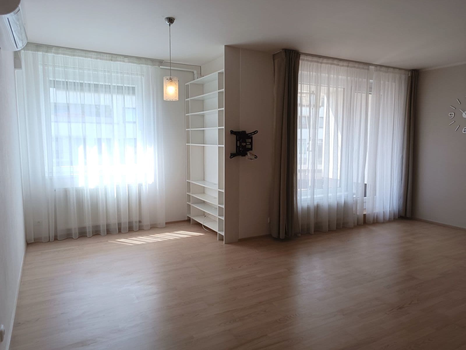 Prenájom bytu 3-izbový 104 m², Zakšínská, Praha, Praha Prenájom bytu 3-izbový 104 m², Zakšínská, Praha, Praha