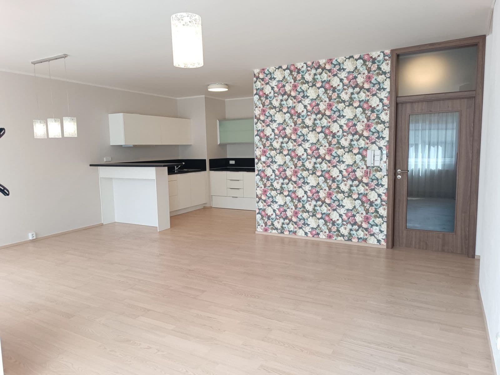Prenájom bytu 3-izbový 104 m², Zakšínská, Praha, Praha Prenájom bytu 3-izbový 104 m², Zakšínská, Praha, Praha