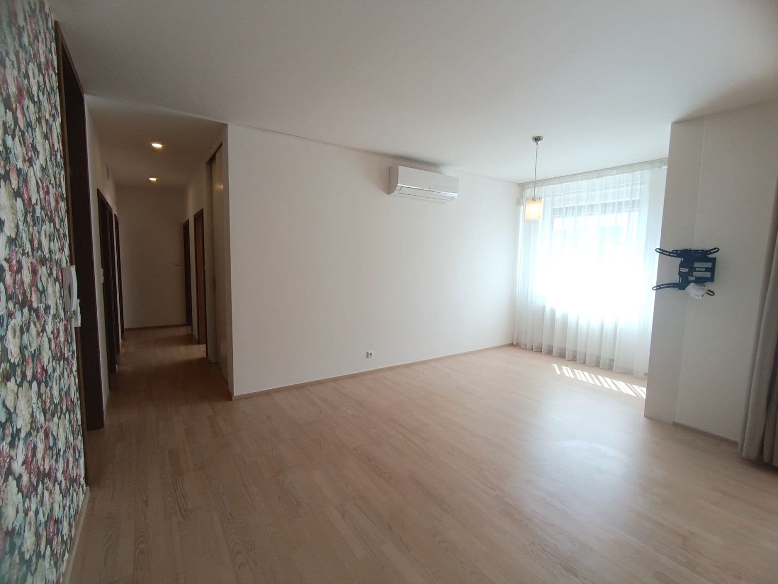 Prenájom bytu 3-izbový 104 m², Zakšínská, Praha, Praha Prenájom bytu 3-izbový 104 m², Zakšínská, Praha, Praha