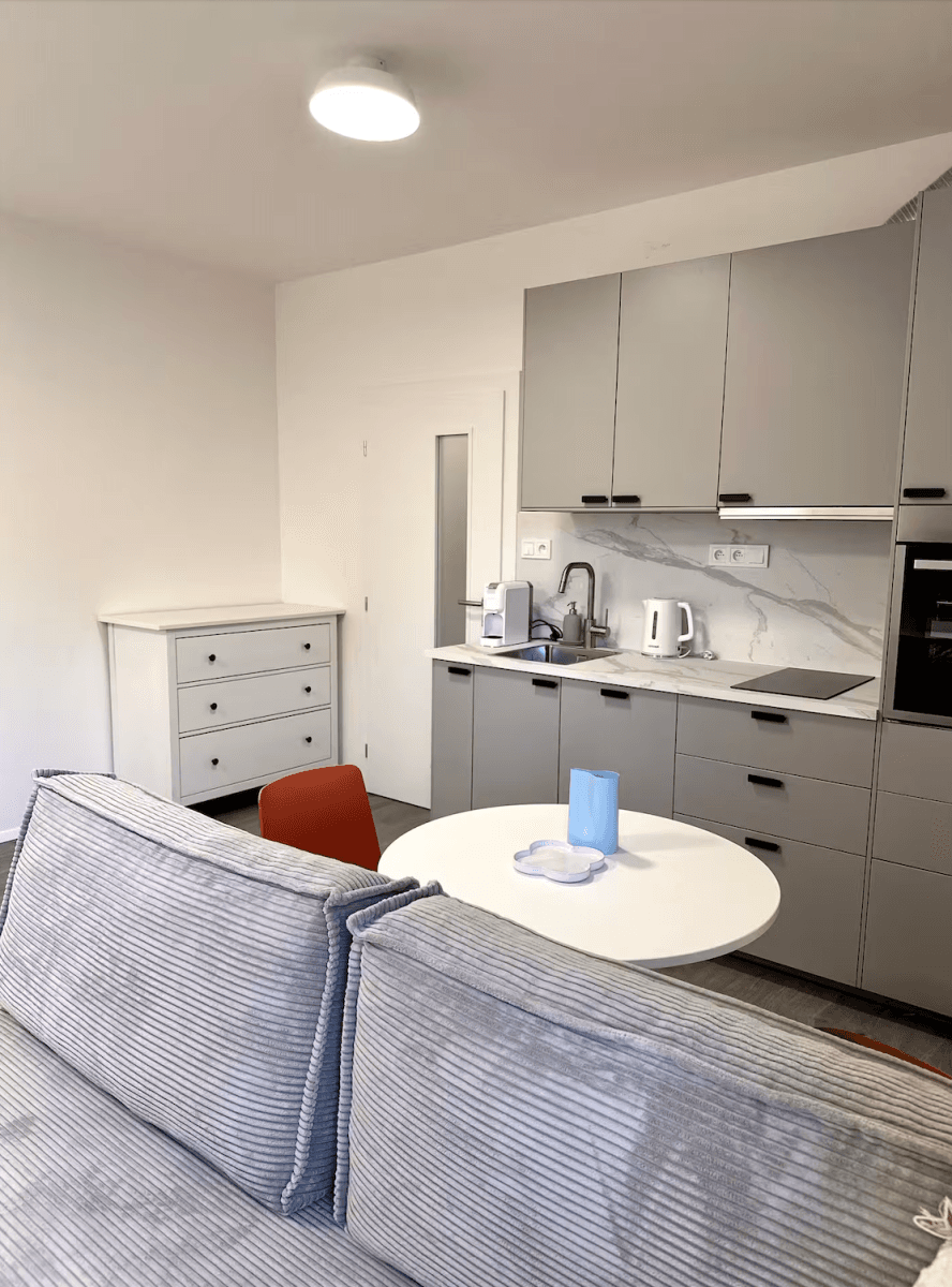 Prenájom bytu 1-izbový 30 m², Nad Kolčavkou, Praha, Praha Prenájom bytu 1-izbový 30 m², Nad Kolčavkou, Praha, Praha