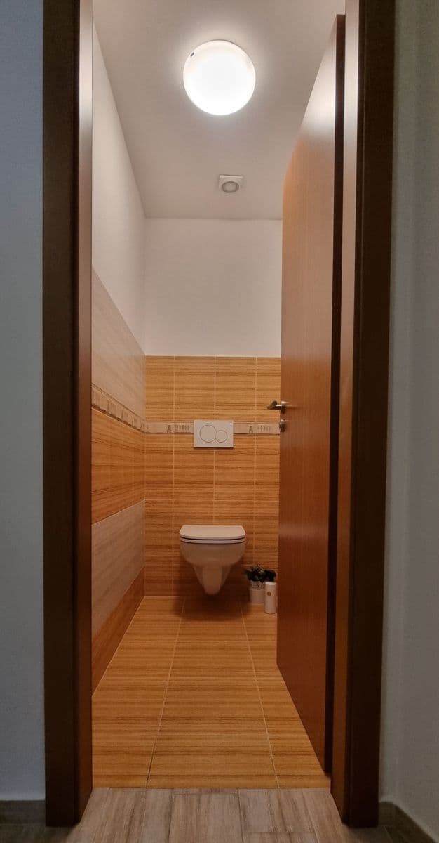 Predaj bytu 2-izbový 64 m², Žižkovo náměstí, Chrudim, Pardubický kraj Predaj bytu 2-izbový 64 m², Žižkovo náměstí, Chrudim, Pardubický kraj