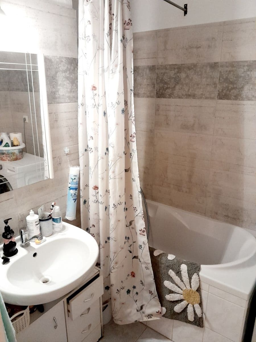 Prenájom bytu 2-izbový 51 m², Na Větrníku, Chrudim, Pardubický kraj Prenájom bytu 2-izbový 51 m², Na Větrníku, Chrudim, Pardubický kraj