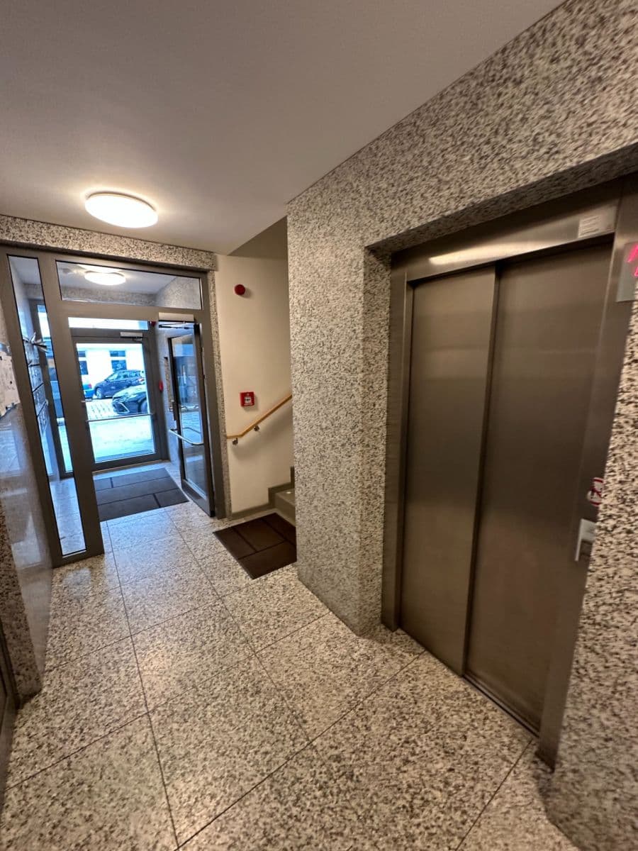 Prenájom bytu 3-izbový 60 m², Kováků, Praha, Praha Prenájom bytu 3-izbový 60 m², Kováků, Praha, Praha