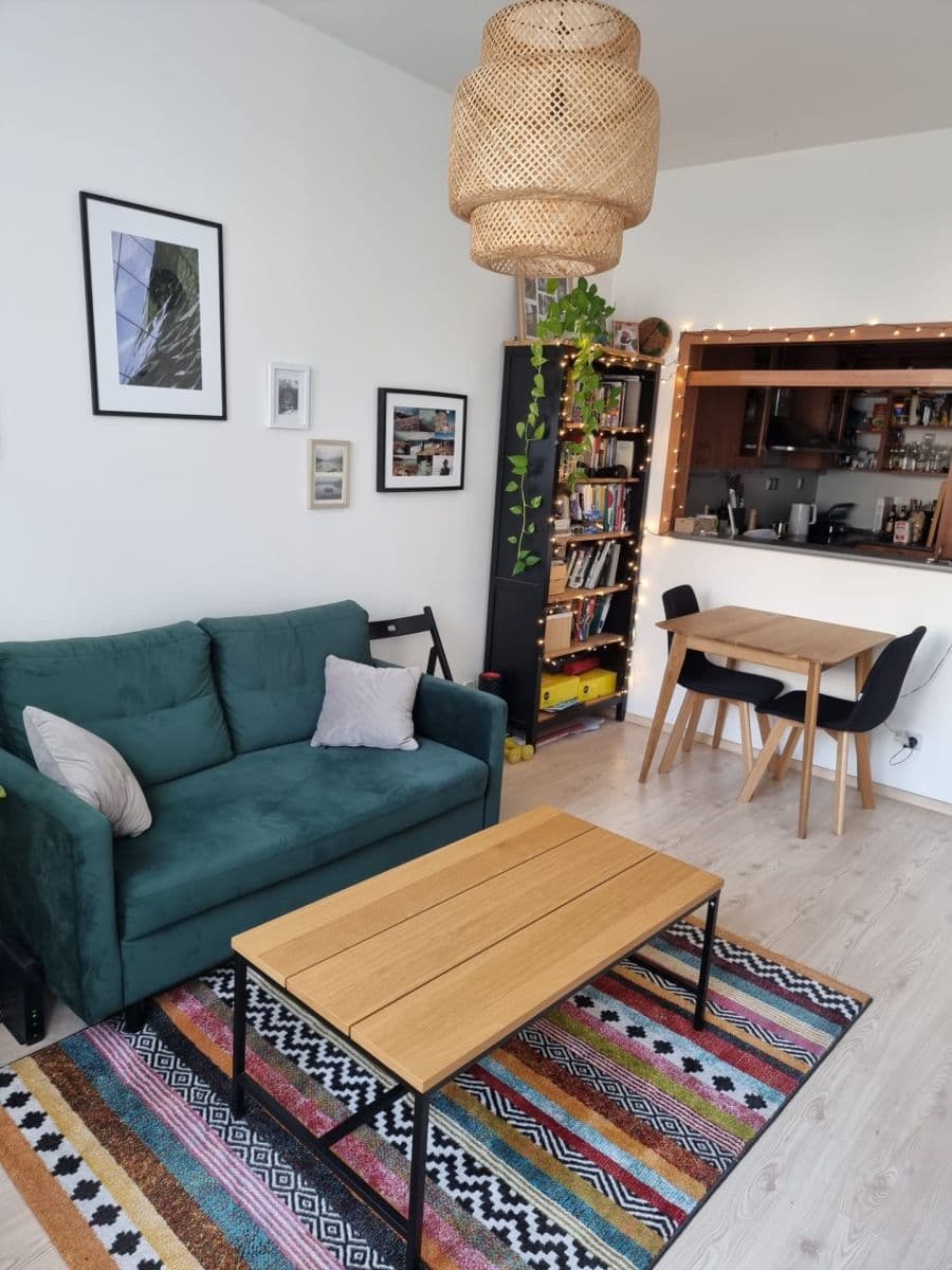 Prenájom bytu 2-izbový 48 m², Společná, Praha, Praha Prenájom bytu 2-izbový 48 m², Společná, Praha, Praha