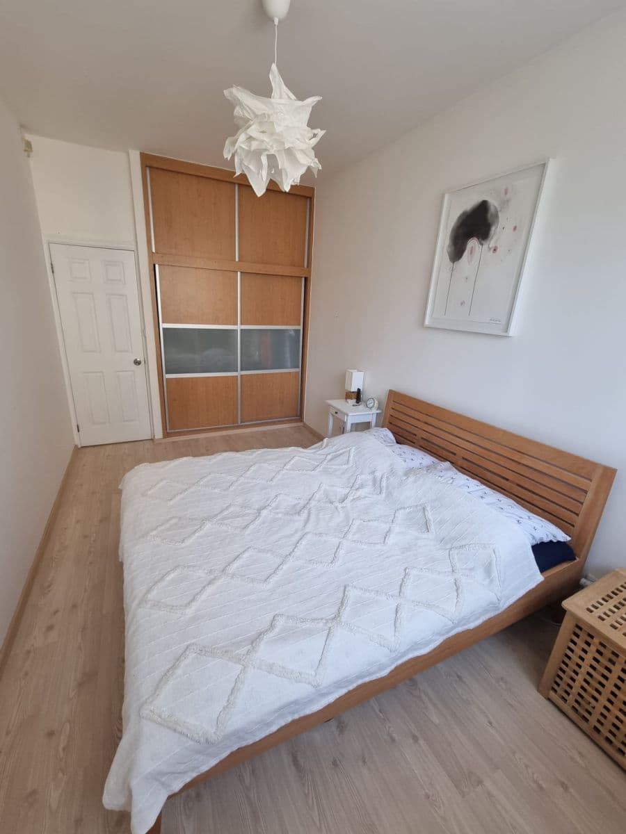 Prenájom bytu 2-izbový 48 m², Společná, Praha, Praha Prenájom bytu 2-izbový 48 m², Společná, Praha, Praha