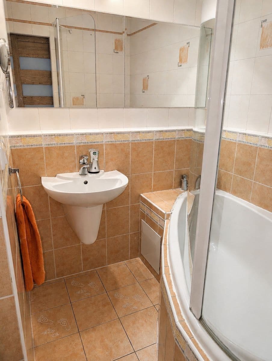 Prenájom bytu 3-izbový 79 m², Voskovcova, Praha, Praha Prenájom bytu 3-izbový 79 m², Voskovcova, Praha, Praha