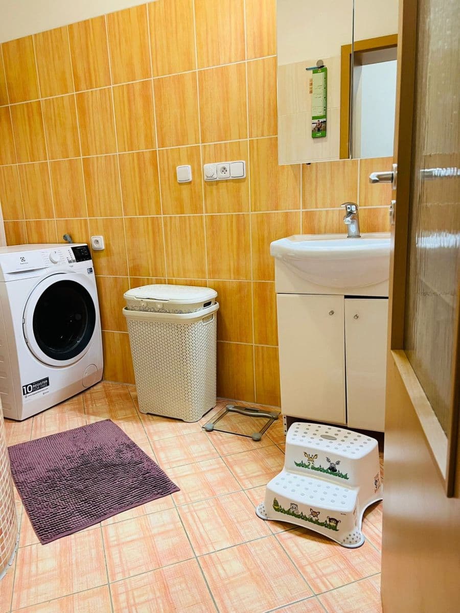 Predaj bytu 4-izbový 92 m², Kaštanová, Milovice, Středočeský kraj Predaj bytu 4-izbový 92 m², Kaštanová, Milovice, Středočeský kraj