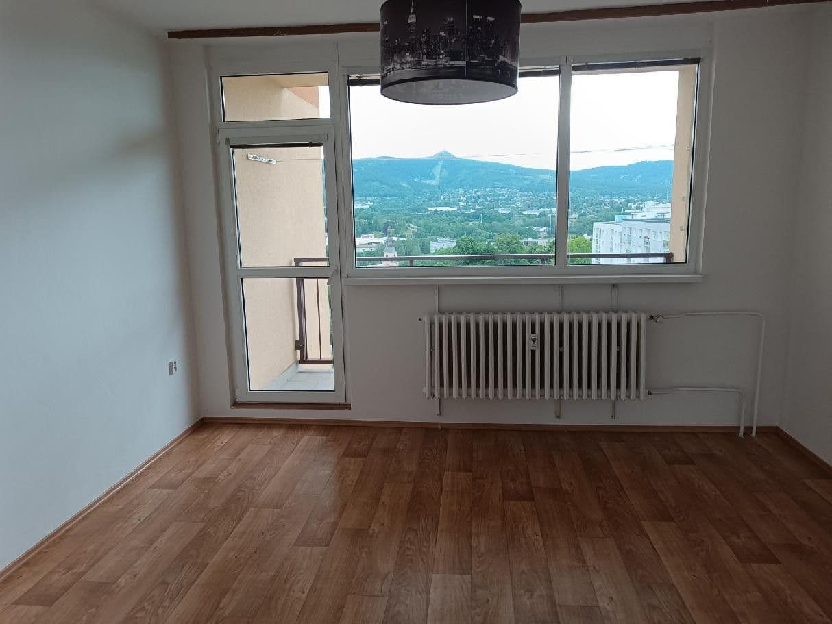 Prenájom bytu 3-izbový 72 m², Seifertova, Liberec, Liberecký kraj Prenájom bytu 3-izbový 72 m², Seifertova, Liberec, Liberecký kraj