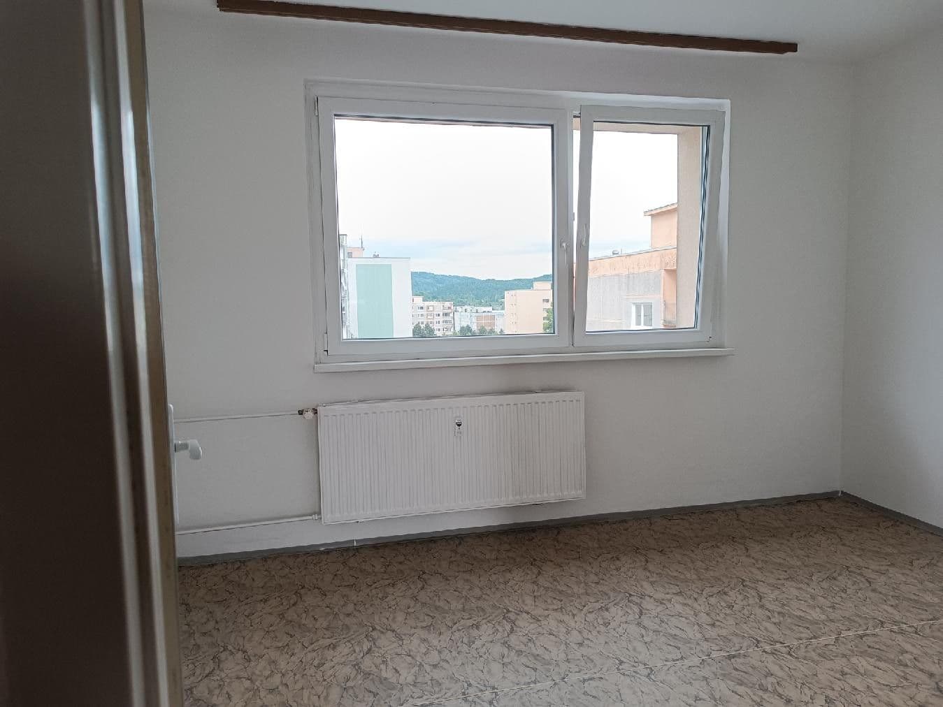 Prenájom bytu 3-izbový 72 m², Seifertova, Liberec, Liberecký kraj Prenájom bytu 3-izbový 72 m², Seifertova, Liberec, Liberecký kraj