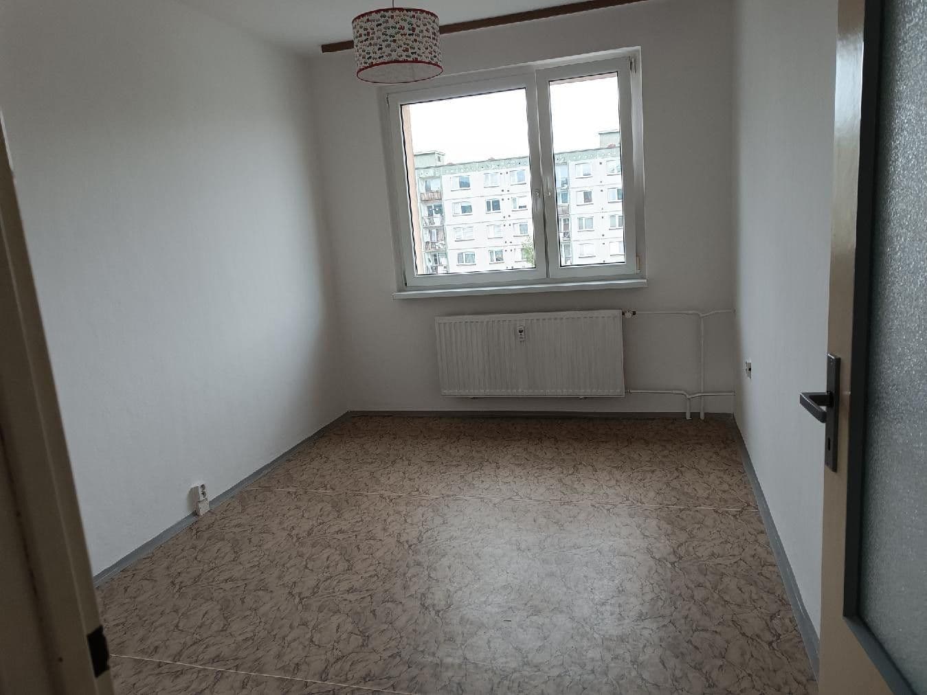 Prenájom bytu 3-izbový 72 m², Seifertova, Liberec, Liberecký kraj Prenájom bytu 3-izbový 72 m², Seifertova, Liberec, Liberecký kraj