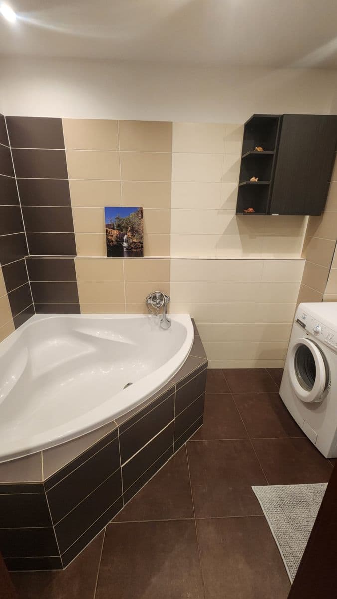 Prenájom bytu 2-izbový 51 m², Loosova, Praha, Praha Prenájom bytu 2-izbový 51 m², Loosova, Praha, Praha