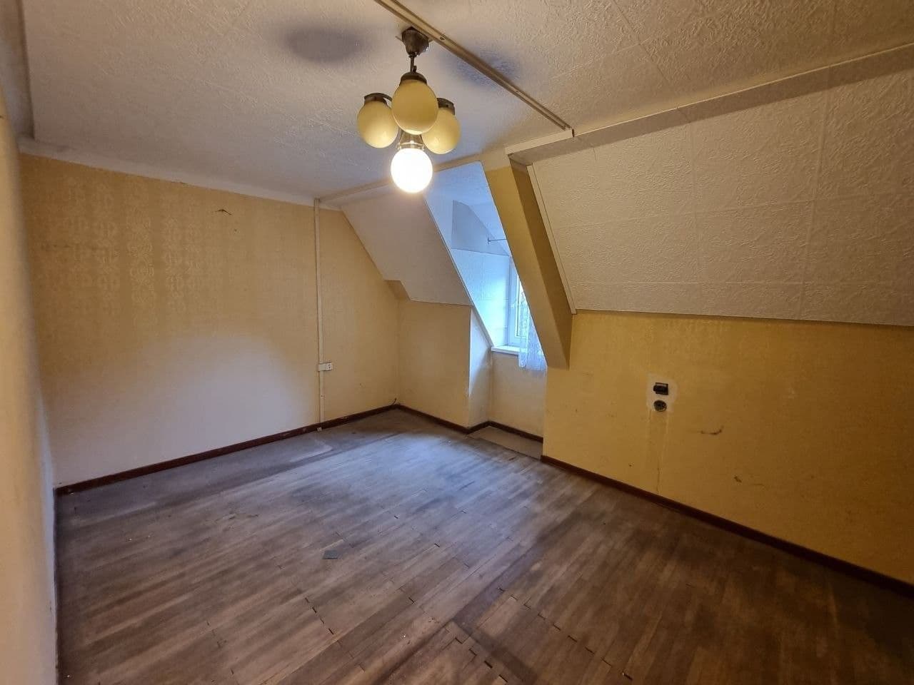 Predaj bytu 3-izbový 70 m², Severní, Karlovy Vary, Karlovarský kraj Predaj bytu 3-izbový 70 m², Severní, Karlovy Vary, Karlovarský kraj