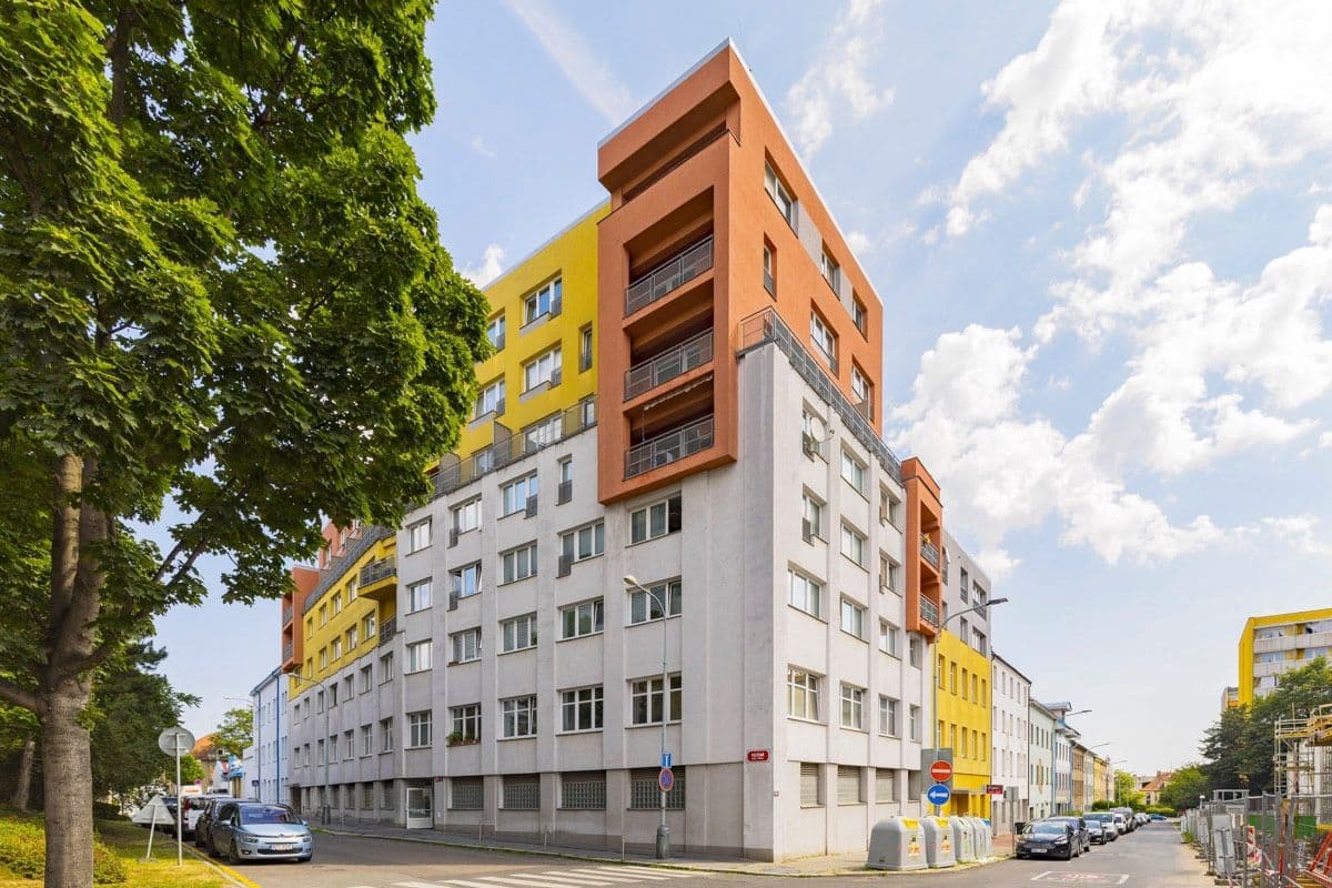 Prenájom bytu 1-izbový 37 m², Jemnická, Praha, Praha Prenájom bytu 1-izbový 37 m², Jemnická, Praha, Praha