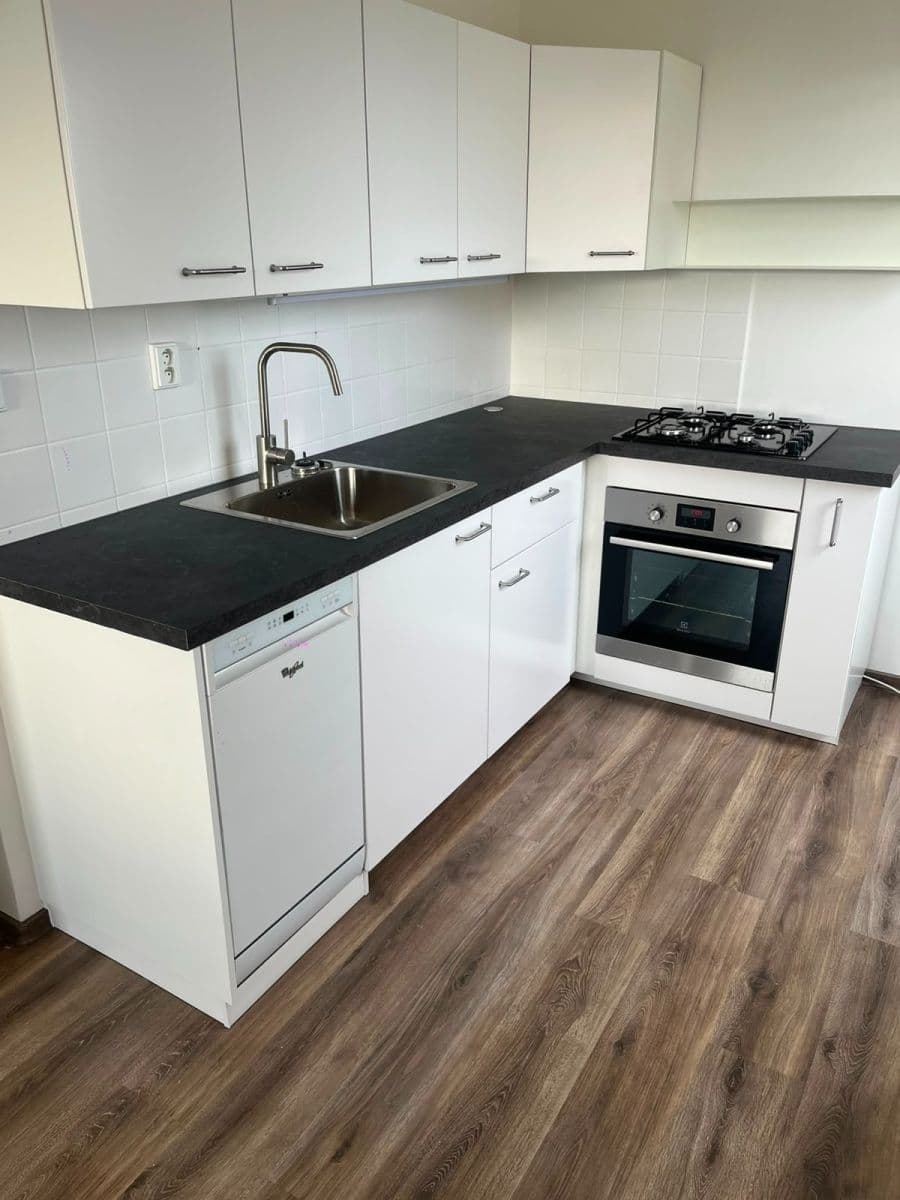 Prenájom bytu 2-izbový 40 m², Písečná, Praha, Praha Prenájom bytu 2-izbový 40 m², Písečná, Praha, Praha