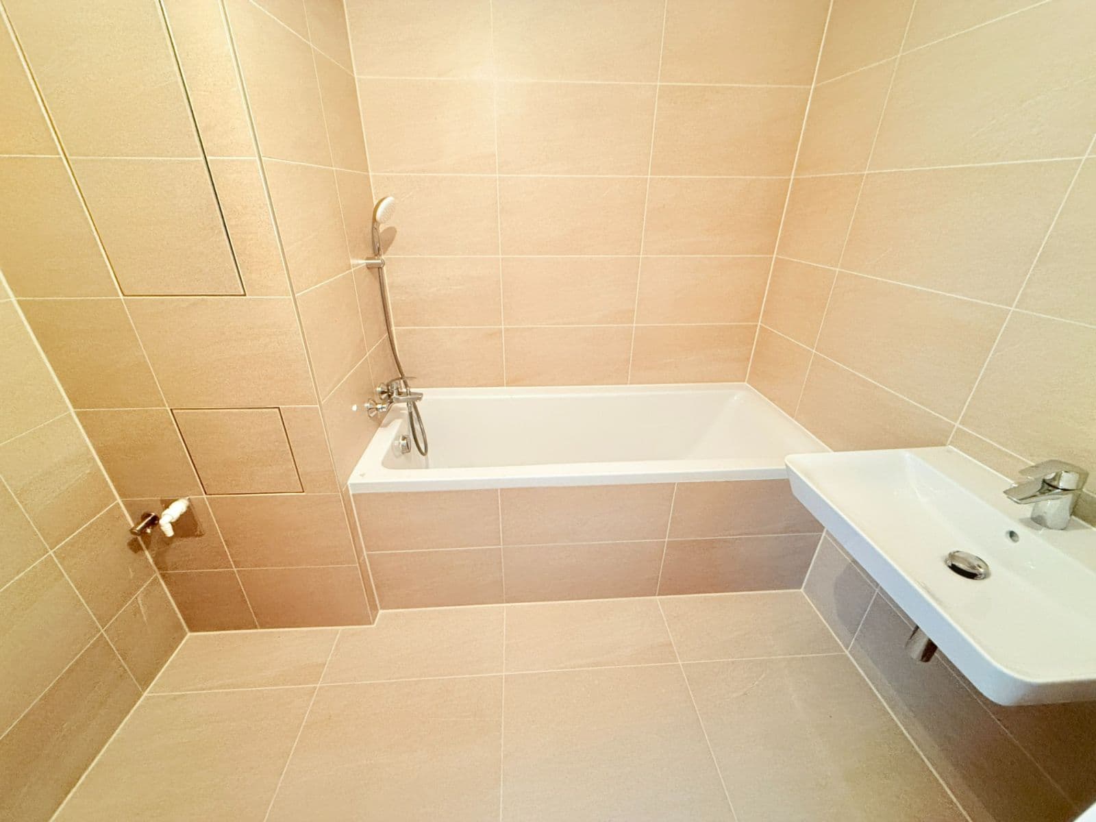 Prenájom bytu 3-izbový 67 m², Milánská, Praha, Praha Prenájom bytu 3-izbový 67 m², Milánská, Praha, Praha