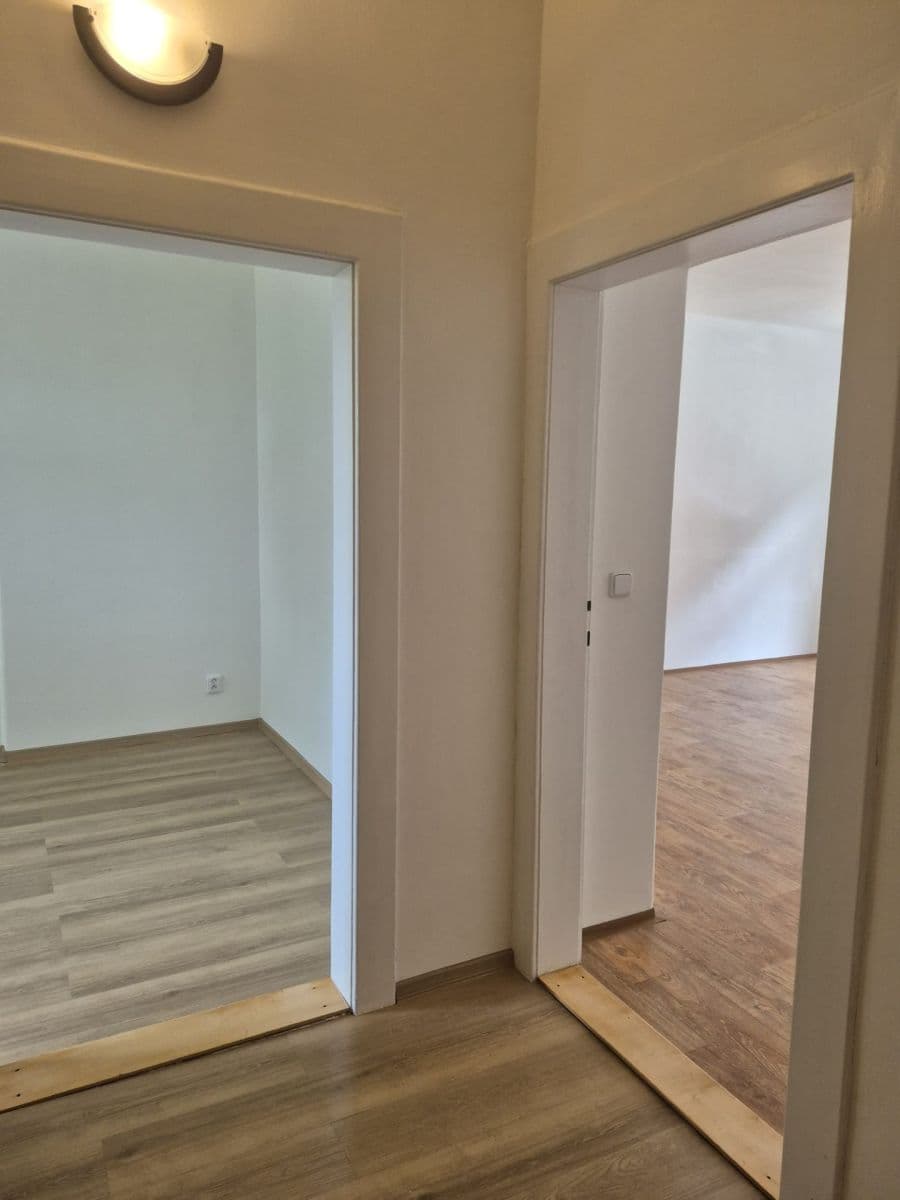 Prenájom bytu 2-izbový 48 m², Vančurova, Cheb, Karlovarský kraj Prenájom bytu 2-izbový 48 m², Vančurova, Cheb, Karlovarský kraj