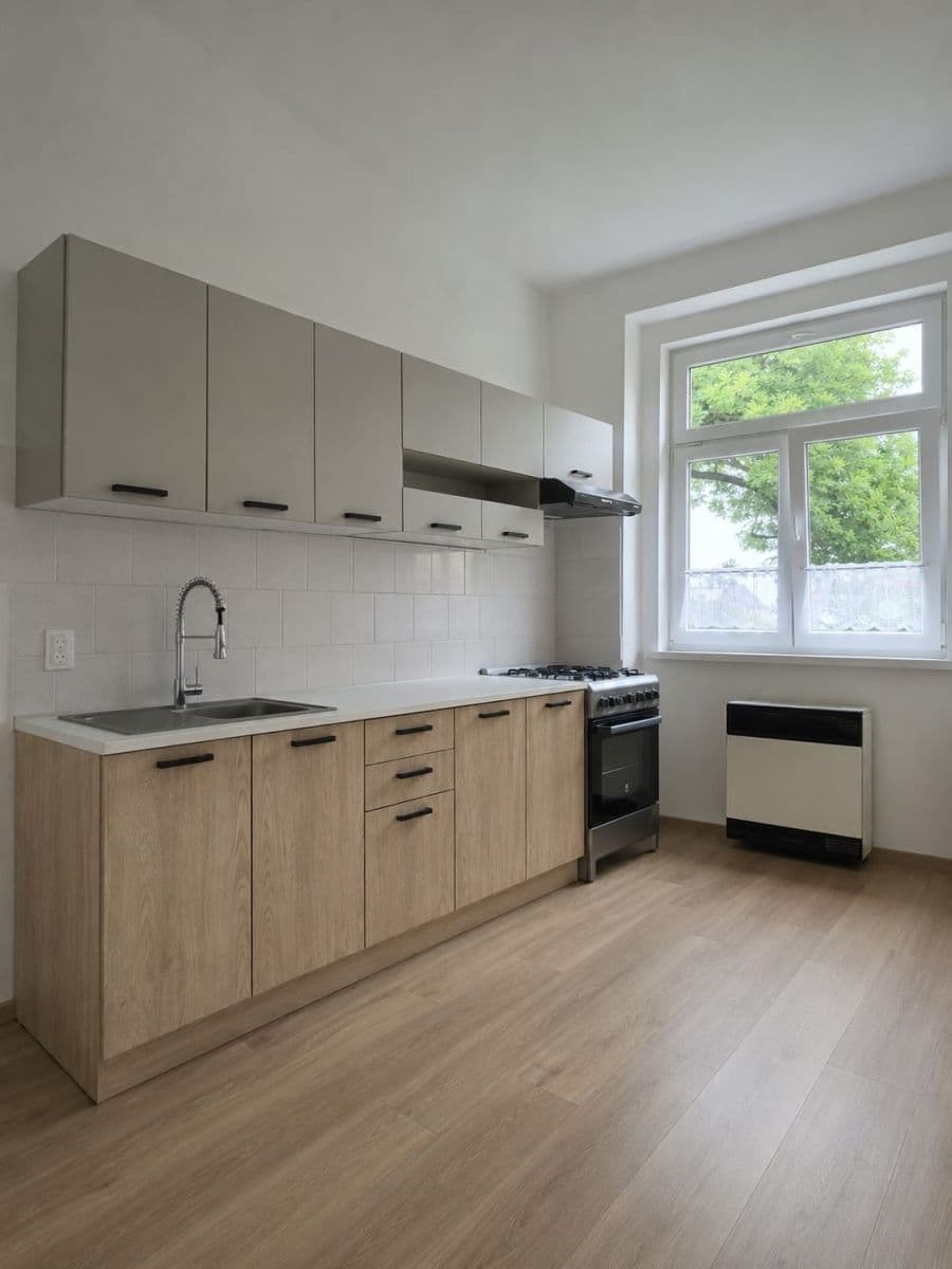 Prenájom bytu 2-izbový 48 m², Vančurova, Cheb, Karlovarský kraj Prenájom bytu 2-izbový 48 m², Vančurova, Cheb, Karlovarský kraj