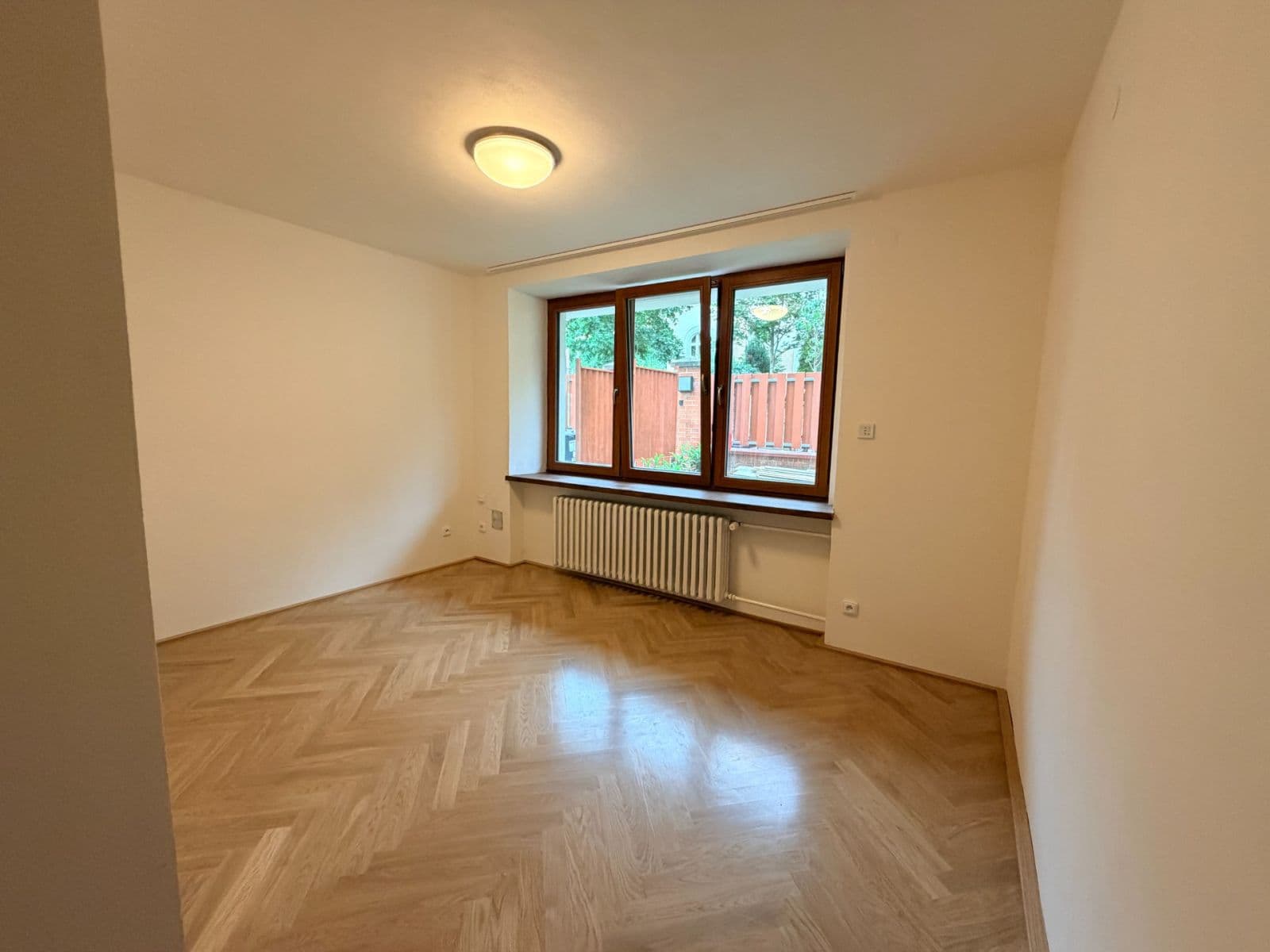 Prenájom bytu 2-izbový 48 m², Nad Santoškou, Praha, Praha Prenájom bytu 2-izbový 48 m², Nad Santoškou, Praha, Praha