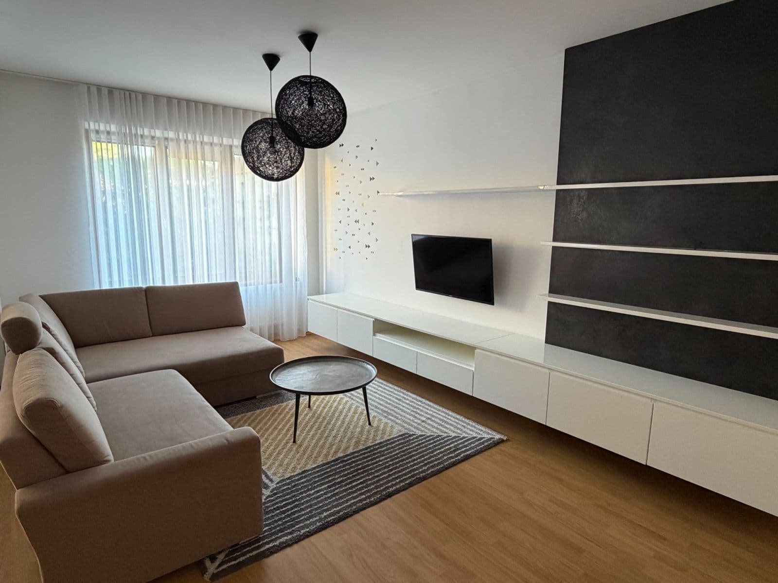 Prenájom bytu 3-izbový 74 m², Luštěnická, Praha, Praha Prenájom bytu 3-izbový 74 m², Luštěnická, Praha, Praha