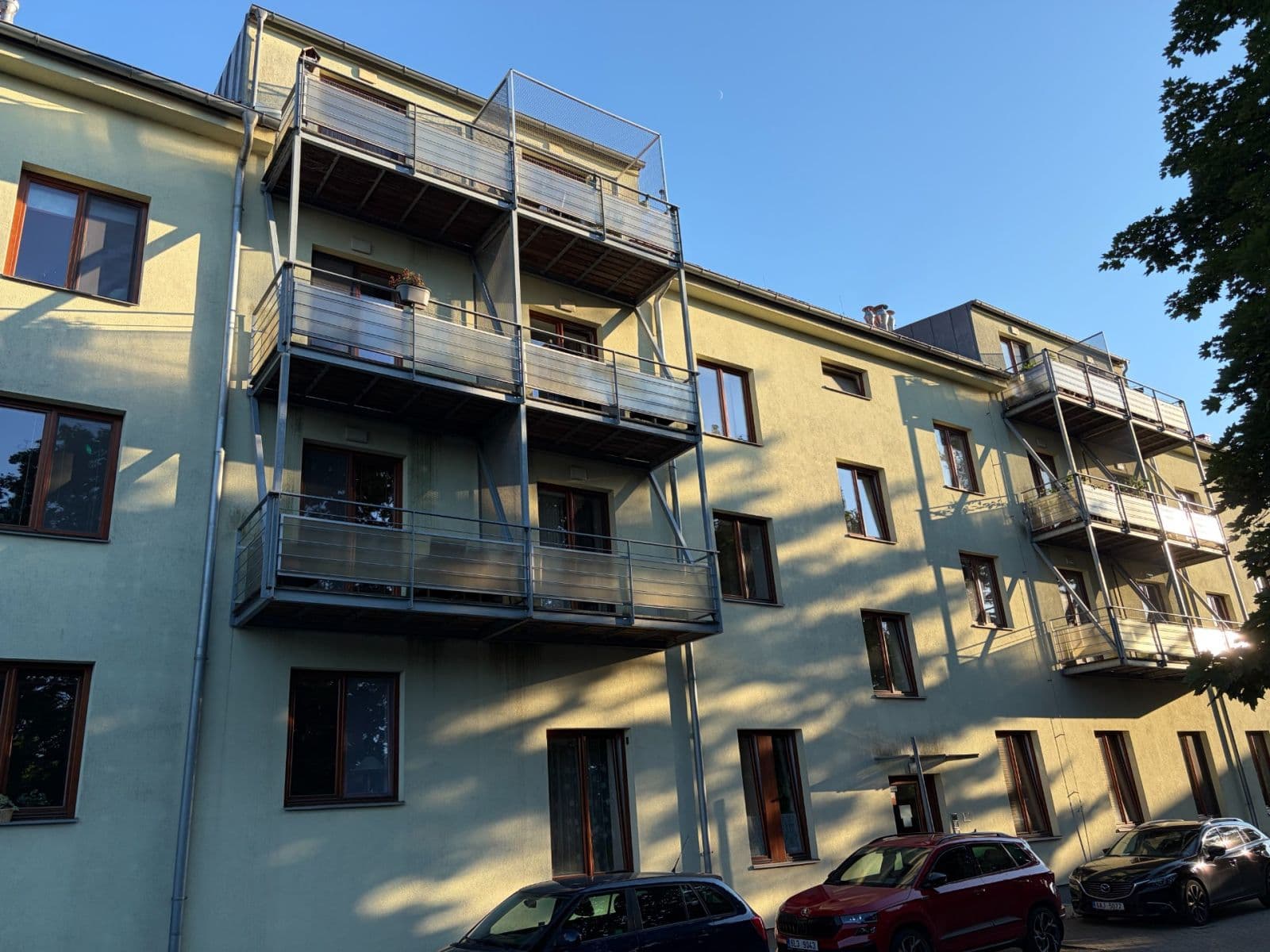 Prenájom bytu 3-izbový 74 m², Luštěnická, Praha, Praha Prenájom bytu 3-izbový 74 m², Luštěnická, Praha, Praha