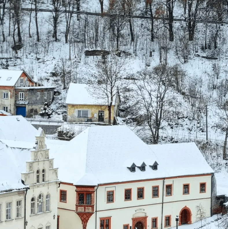 Prenájom domu 66 m², pozemek 1.000 m², Svojsíkova cesta, Jáchymov, Karlovarský kraj Prenájom domu 66 m², pozemek 1.000 m², Svojsíkova cesta, Jáchymov, Karlovarský kraj