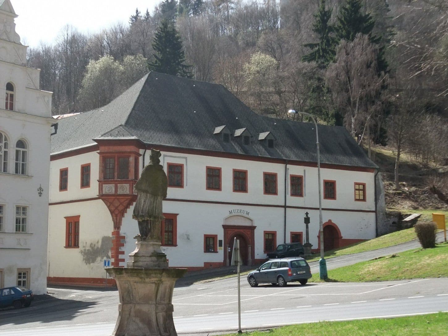 Prenájom domu 66 m², pozemek 1.000 m², Svojsíkova cesta, Jáchymov, Karlovarský kraj Prenájom domu 66 m², pozemek 1.000 m², Svojsíkova cesta, Jáchymov, Karlovarský kraj