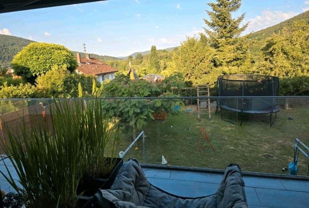 Predaj domu 200 m², pozemek 1.015 m², Freudenberg, Bádensko-Wurttembersko Predaj domu 200 m², pozemek 1.015 m², Freudenberg, Bádensko-Wurttembersko