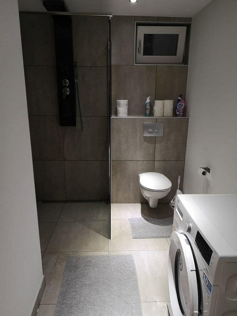 Predaj domu 200 m², pozemek 1.015 m², Freudenberg, Bádensko-Wurttembersko Predaj domu 200 m², pozemek 1.015 m², Freudenberg, Bádensko-Wurttembersko
