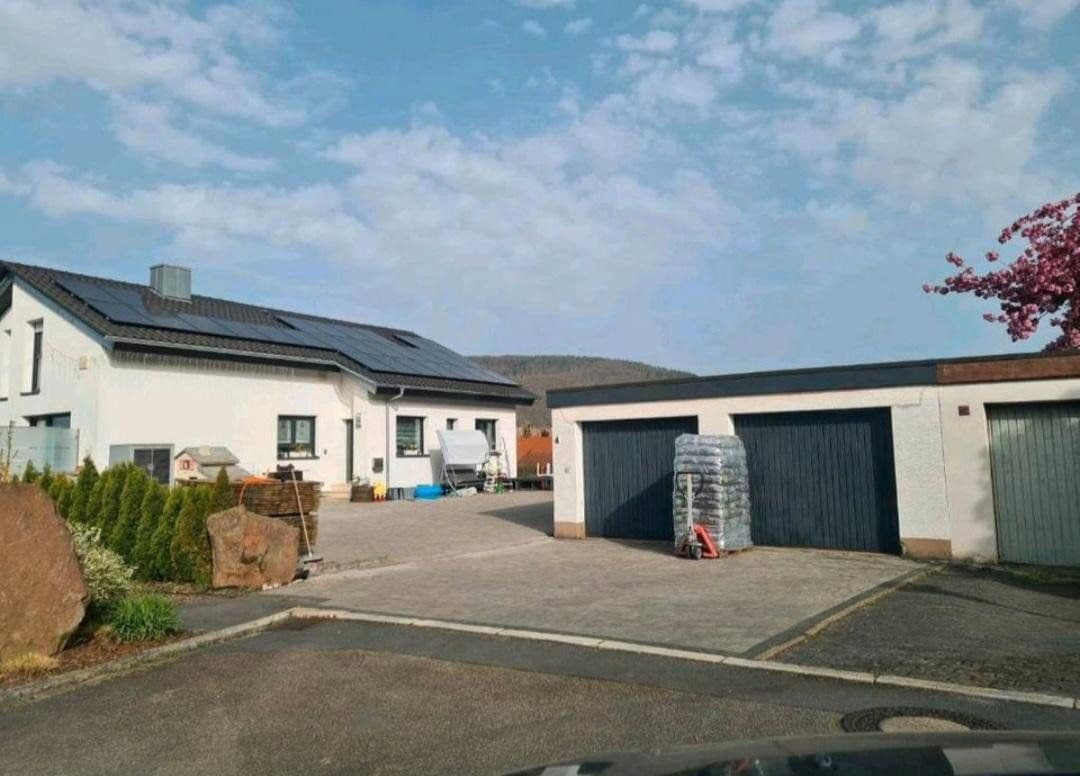 Predaj domu 200 m², pozemek 1.015 m², Freudenberg, Bádensko-Wurttembersko Predaj domu 200 m², pozemek 1.015 m², Freudenberg, Bádensko-Wurttembersko