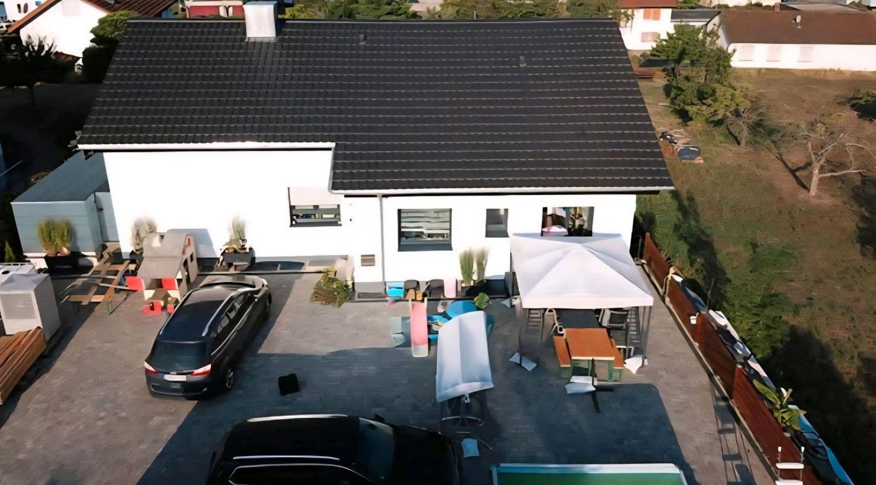Predaj domu 200 m², pozemek 1.015 m², Freudenberg, Bádensko-Wurttembersko Predaj domu 200 m², pozemek 1.015 m², Freudenberg, Bádensko-Wurttembersko