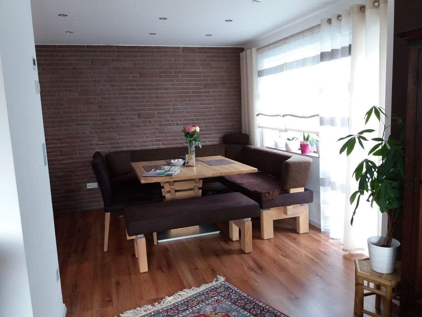 Predaj domu 200 m², pozemek 1.015 m², Freudenberg, Bádensko-Wurttembersko Predaj domu 200 m², pozemek 1.015 m², Freudenberg, Bádensko-Wurttembersko