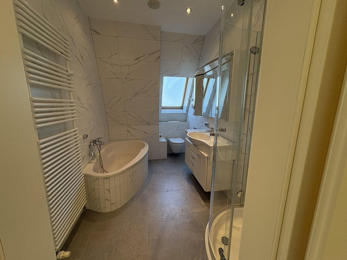 Prenájom bytu 2-izbový 70 m², Wendenschloßstraße 283, Berlin, Berlín Prenájom bytu 2-izbový 70 m², Wendenschloßstraße 283, Berlin, Berlín