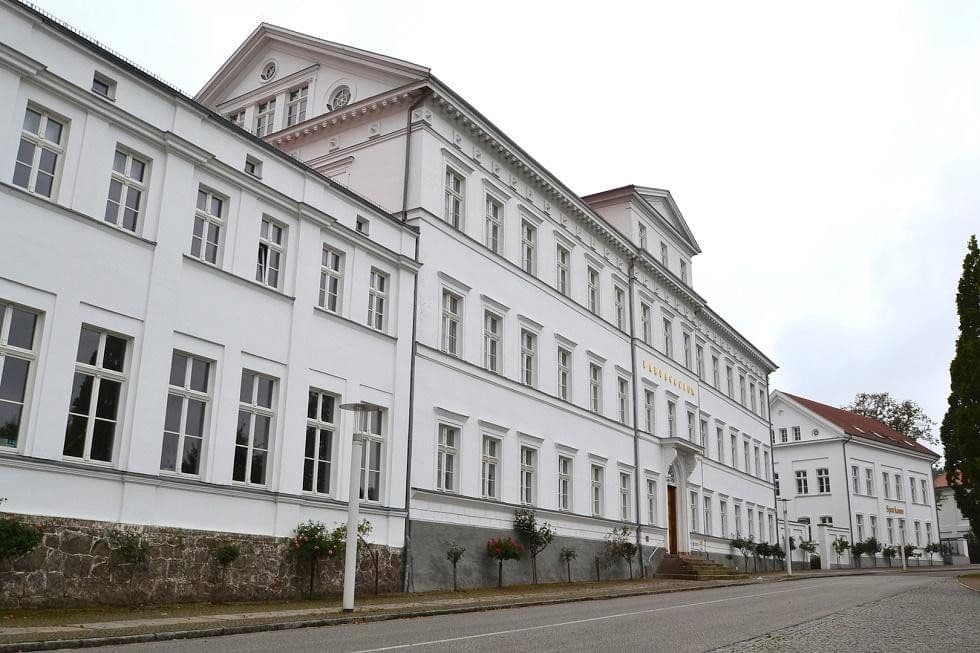 Prenájom kancelárie 250 m², Putbus, Meklenbursko-Predpomoransko Prenájom kancelárie 250 m², Putbus, Meklenbursko-Predpomoransko