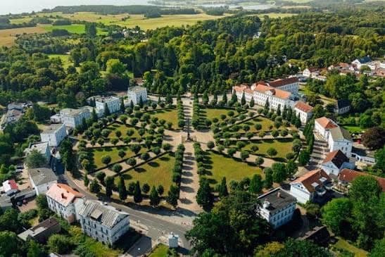 Prenájom kancelárie 250 m², Putbus, Meklenbursko-Predpomoransko Prenájom kancelárie 250 m², Putbus, Meklenbursko-Predpomoransko