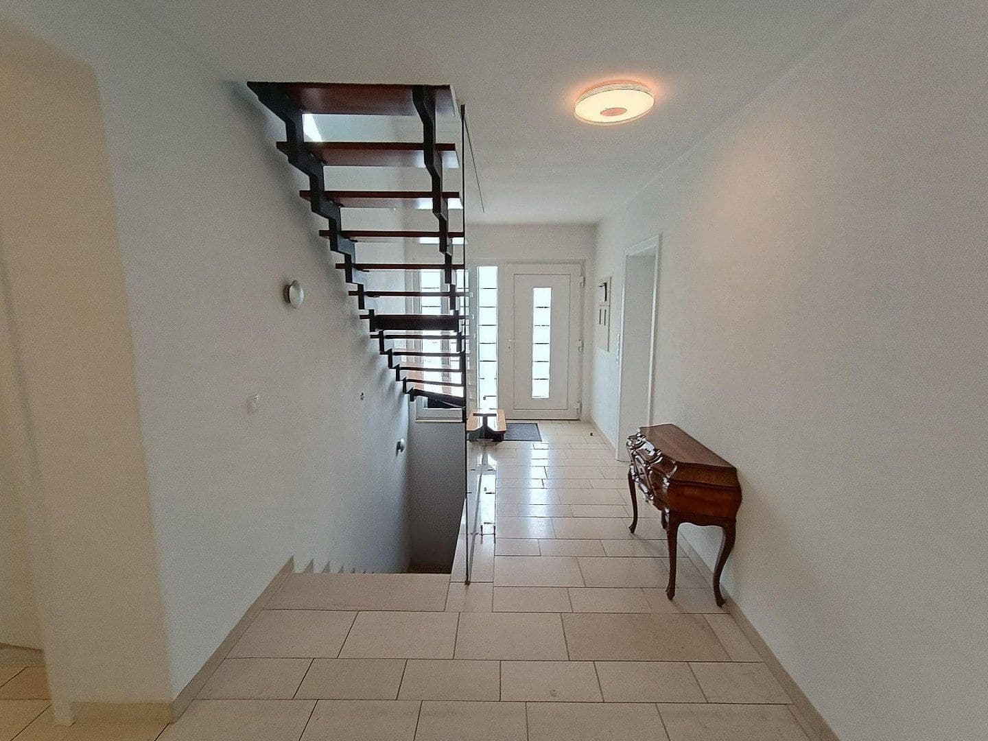 Predaj domu 155 m², pozemek 582 m², Berg, Porýnie-Falcko Predaj domu 155 m², pozemek 582 m², Berg, Porýnie-Falcko