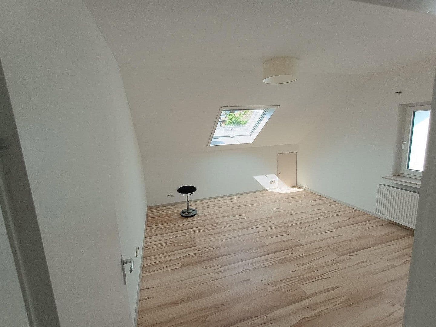 Predaj domu 155 m², pozemek 582 m², Berg, Porýnie-Falcko Predaj domu 155 m², pozemek 582 m², Berg, Porýnie-Falcko