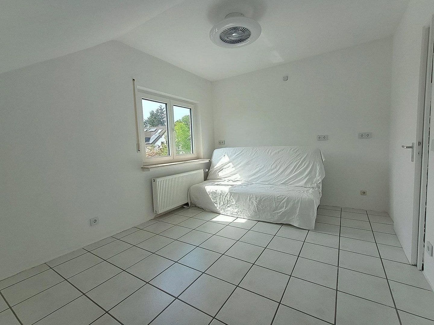 Predaj domu 155 m², pozemek 582 m², Berg, Porýnie-Falcko Predaj domu 155 m², pozemek 582 m², Berg, Porýnie-Falcko