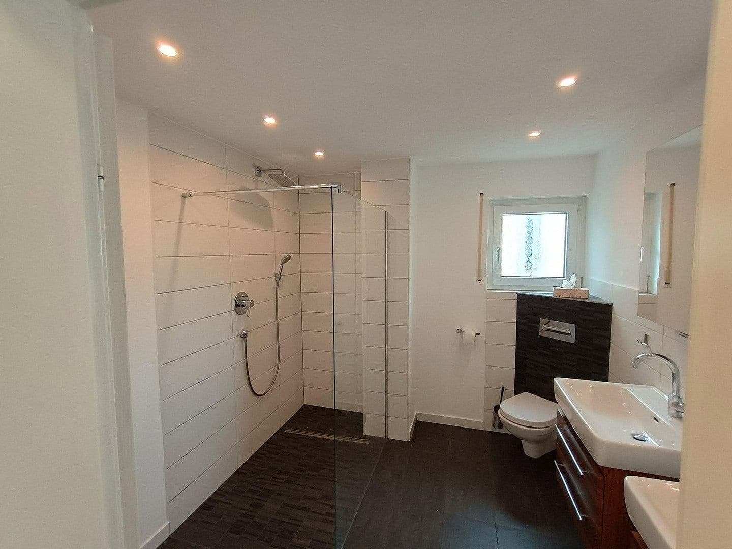 Predaj domu 155 m², pozemek 582 m², Berg, Porýnie-Falcko Predaj domu 155 m², pozemek 582 m², Berg, Porýnie-Falcko