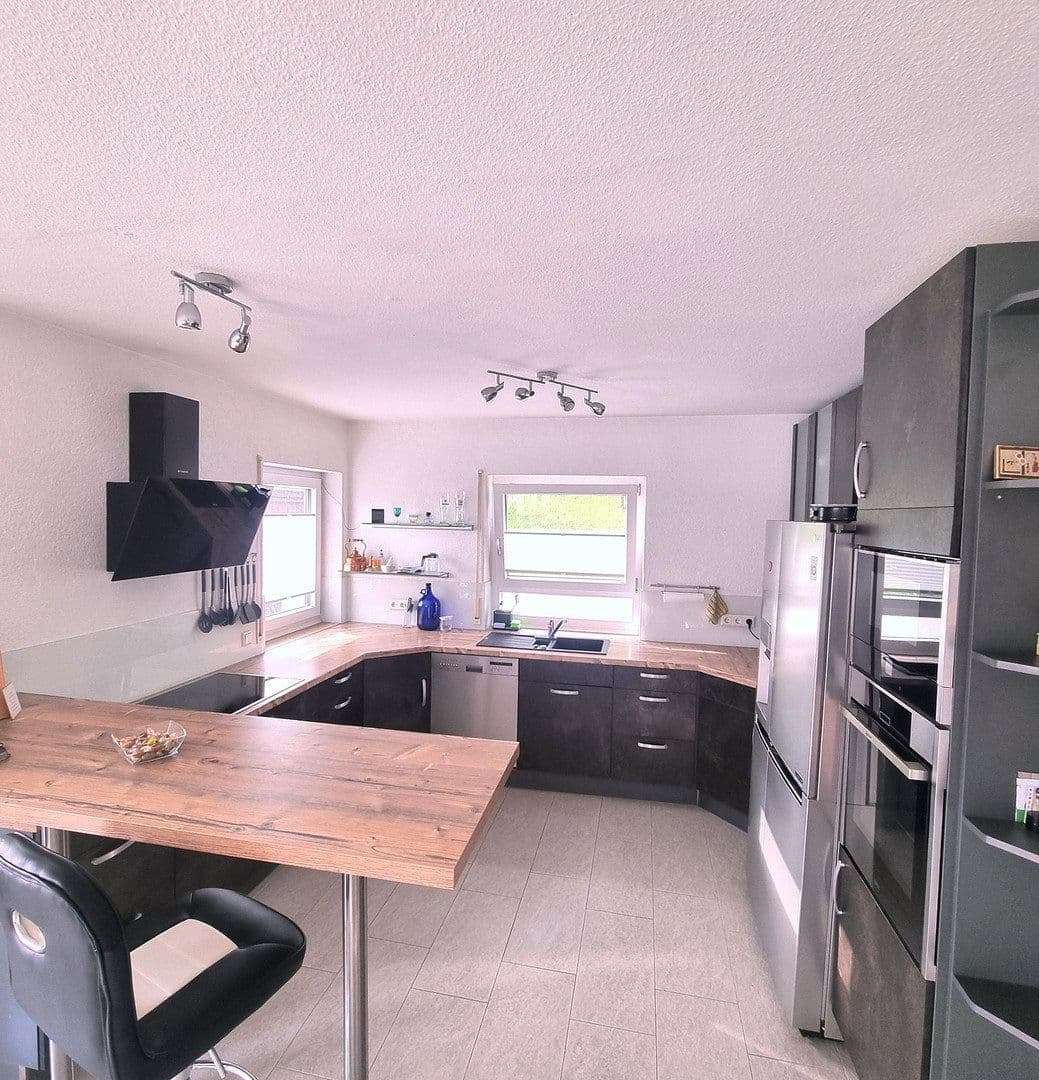 Predaj domu 478 m², pozemek 1.267 m², Herdwangen-Schönach, Bádensko-Wurttembersko Predaj domu 478 m², pozemek 1.267 m², Herdwangen-Schönach, Bádensko-Wurttembersko