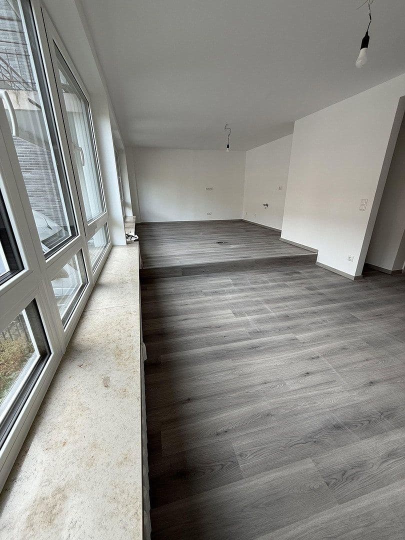 Prenájom bytu 2-izbový 110 m², Düsseldorf, Severné Porýnie - Westfálsko Prenájom bytu 2-izbový 110 m², Düsseldorf, Severné Porýnie - Westfálsko