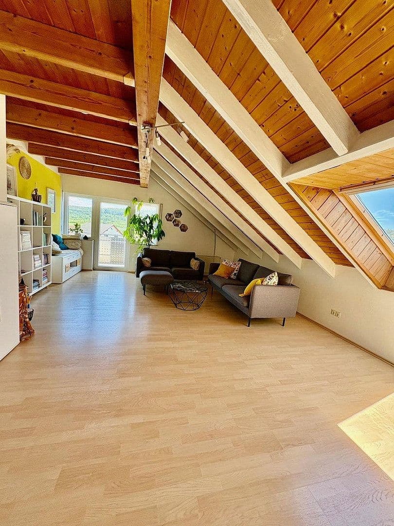 Prenájom bytu 2-izbový 80 m², Eberstadt, Bádensko-Wurttembersko Prenájom bytu 2-izbový 80 m², Eberstadt, Bádensko-Wurttembersko
