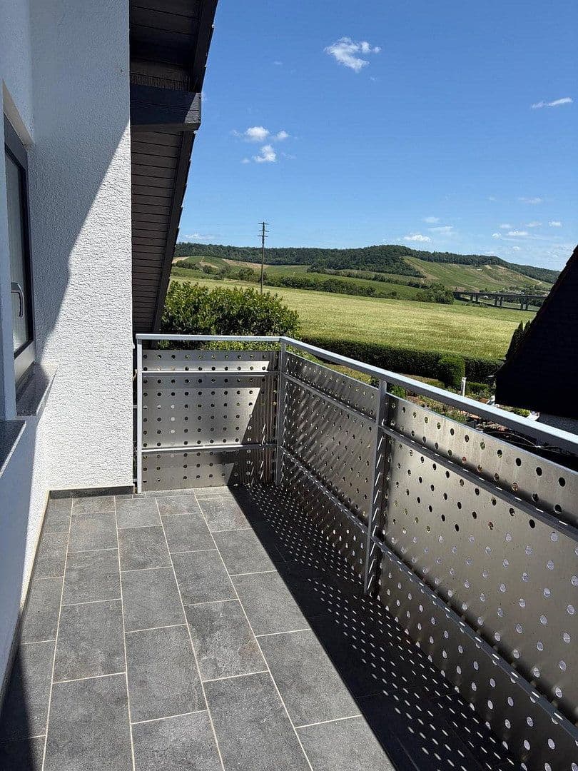 Prenájom bytu 2-izbový 80 m², Eberstadt, Bádensko-Wurttembersko Prenájom bytu 2-izbový 80 m², Eberstadt, Bádensko-Wurttembersko