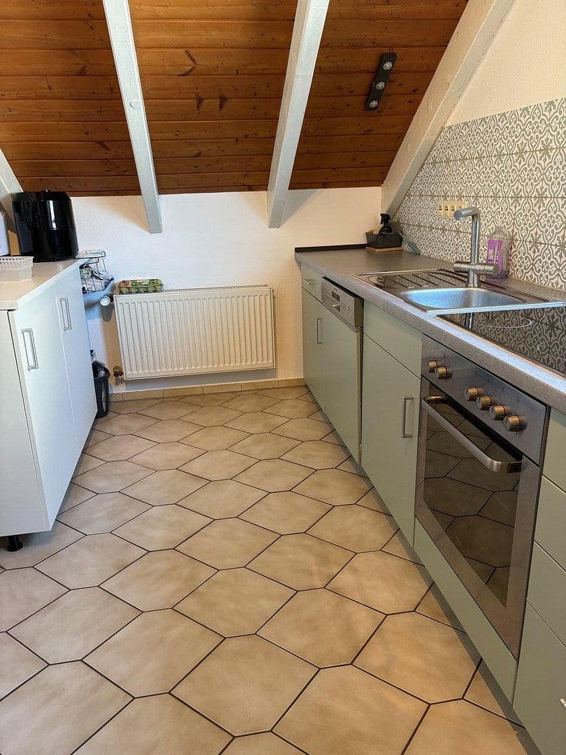Prenájom bytu 2-izbový 80 m², Eberstadt, Bádensko-Wurttembersko Prenájom bytu 2-izbový 80 m², Eberstadt, Bádensko-Wurttembersko