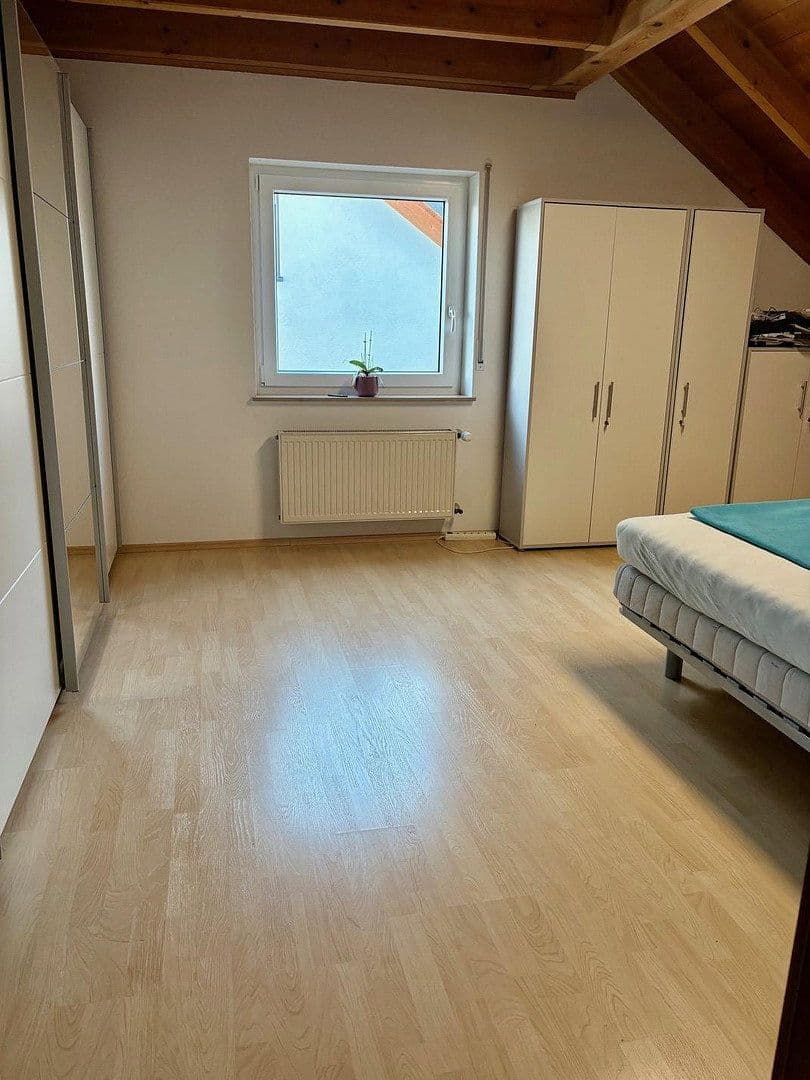 Prenájom bytu 2-izbový 80 m², Eberstadt, Bádensko-Wurttembersko Prenájom bytu 2-izbový 80 m², Eberstadt, Bádensko-Wurttembersko