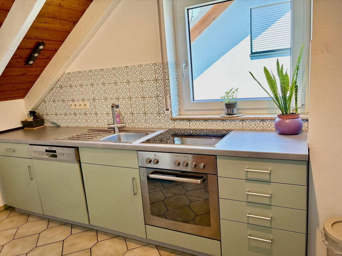 Prenájom bytu 2-izbový 80 m², Eberstadt, Bádensko-Wurttembersko Prenájom bytu 2-izbový 80 m², Eberstadt, Bádensko-Wurttembersko