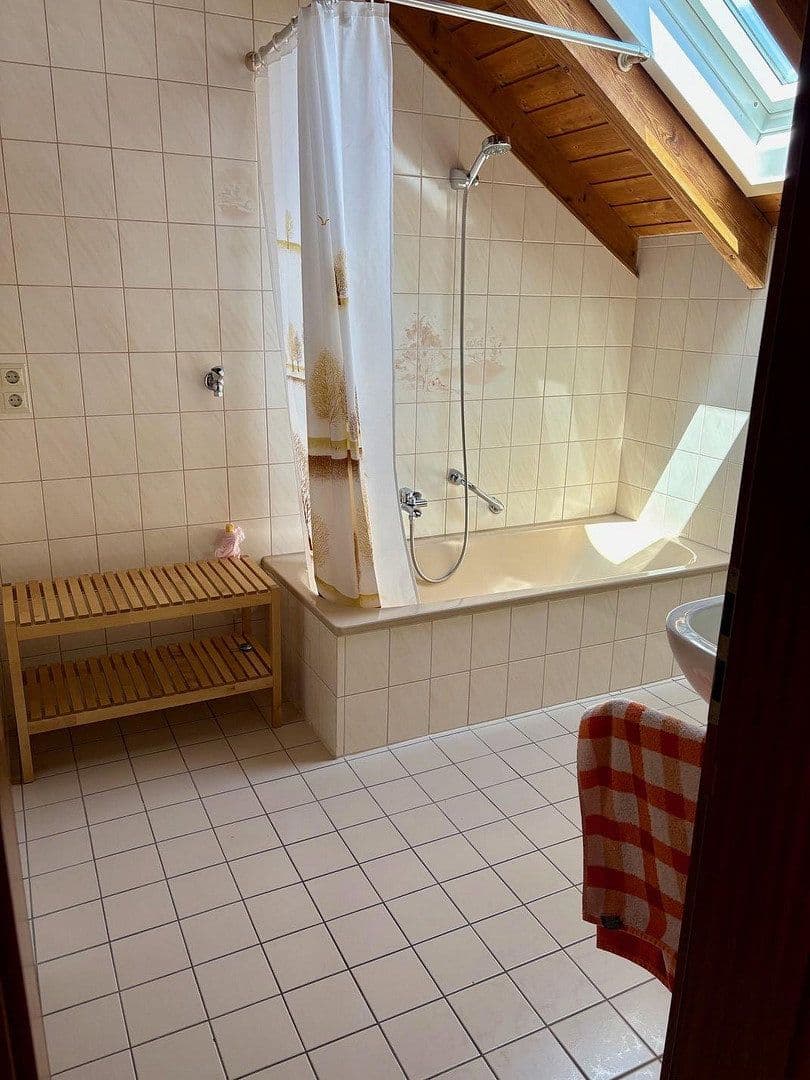 Prenájom bytu 2-izbový 80 m², Eberstadt, Bádensko-Wurttembersko Prenájom bytu 2-izbový 80 m², Eberstadt, Bádensko-Wurttembersko