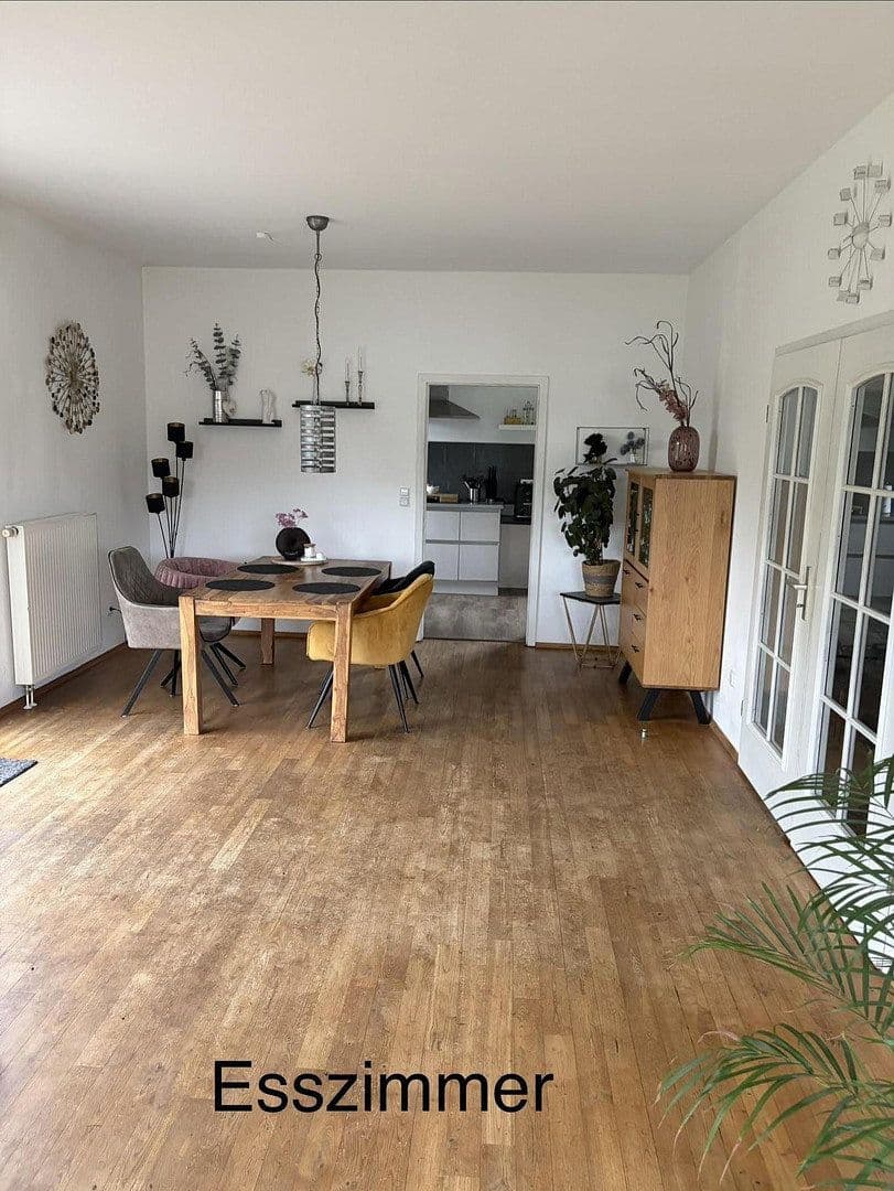 Predaj domu 170 m², pozemek 1.599 m², Wied, Porýnie-Falcko Predaj domu 170 m², pozemek 1.599 m², Wied, Porýnie-Falcko