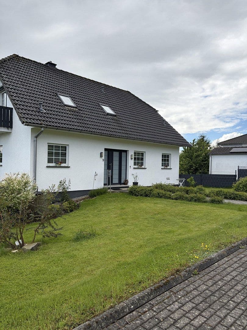 Predaj domu 170 m², pozemek 1.599 m², Wied, Porýnie-Falcko Predaj domu 170 m², pozemek 1.599 m², Wied, Porýnie-Falcko