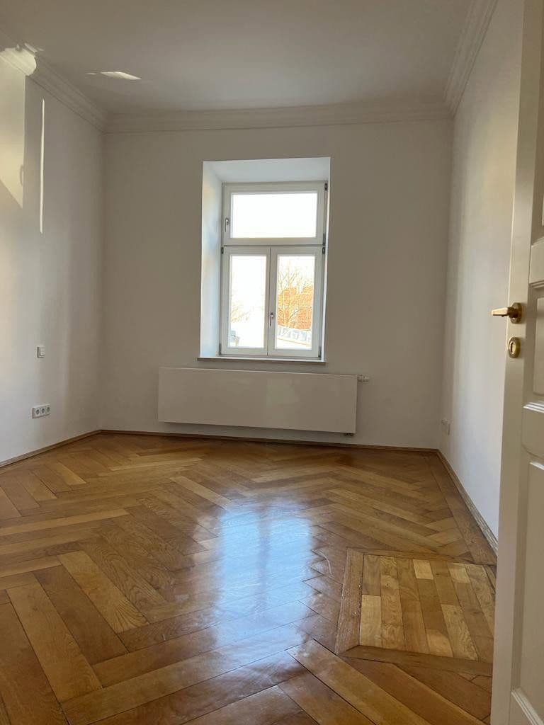 Prenájom bytu 3-izbový 85 m², Steinstraße 39, München, Bavorsko Prenájom bytu 3-izbový 85 m², Steinstraße 39, München, Bavorsko