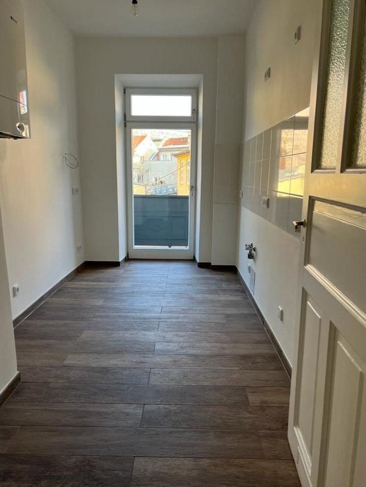 Prenájom bytu 3-izbový 85 m², Steinstraße 39, München, Bavorsko Prenájom bytu 3-izbový 85 m², Steinstraße 39, München, Bavorsko